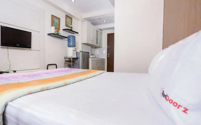 RedLiving Apartemen The Suites Metro - Mary Tower E