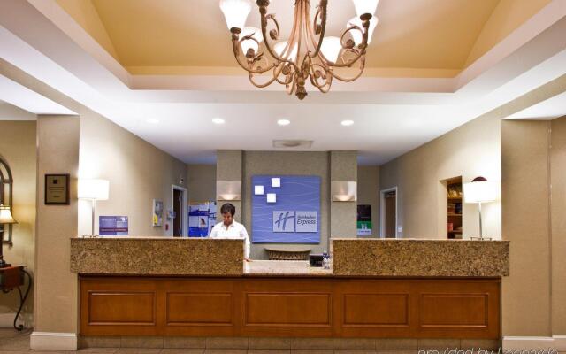 Holiday Inn Express Hotel & Suites Tampa-Anderson Rd/Veteran, an IHG Hotel