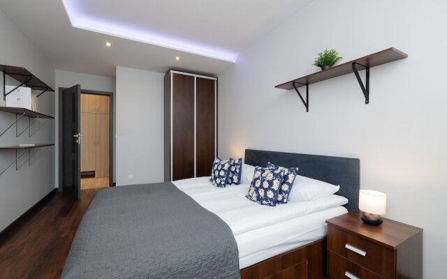 Spacious Apartment Krakow by Renters