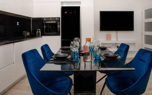 Super luxurious & spacious designer apartment.