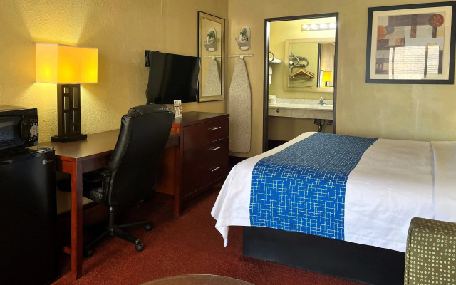 Travelodge by Wyndham Seymour