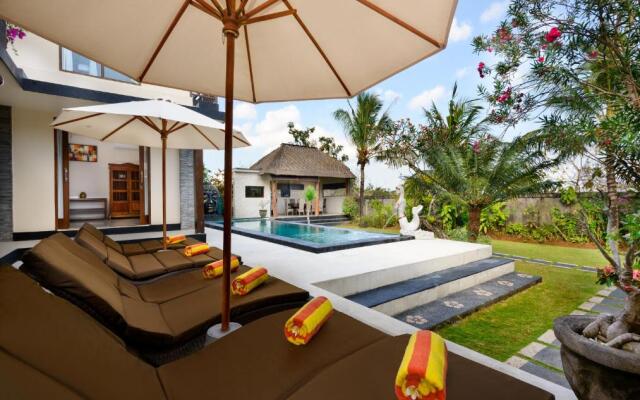 Balangan Beach Villa