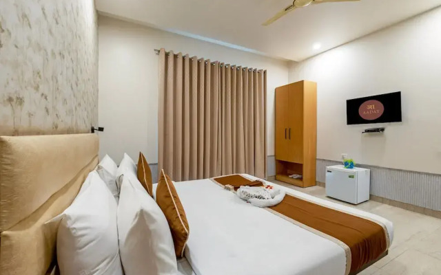 Aadat Hotel Subhash Chowk Gurgaon