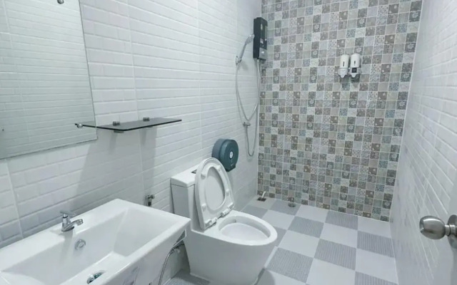 Daddy Dream Hotel and Residence