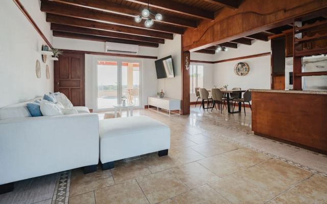 5 Bedroom Villa With Amazing View of Aruba Nature