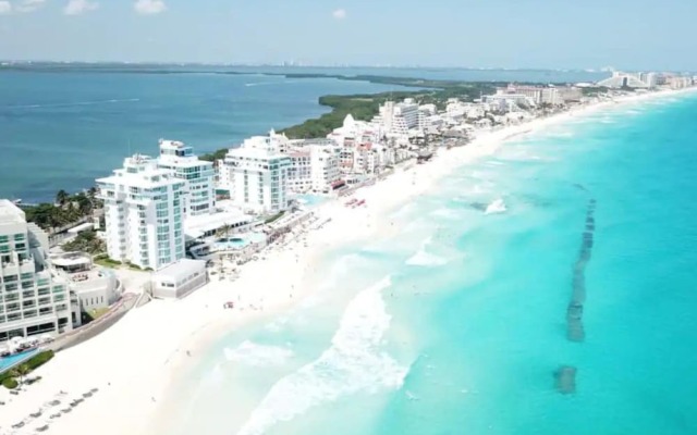 Oceanfront Studio Magnificent Views