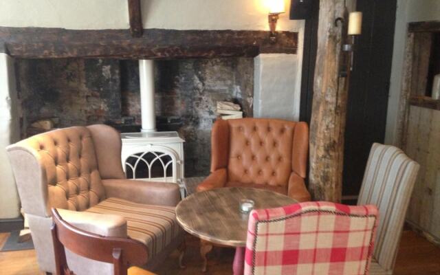 The Crown Pub, Dining & Rooms