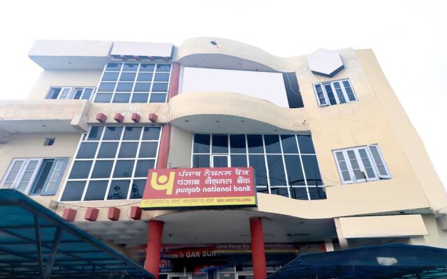 OYO 18570 Hotel Jazz