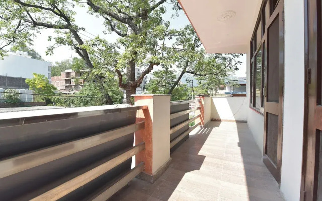 Fabhotel Aayat Home Stay