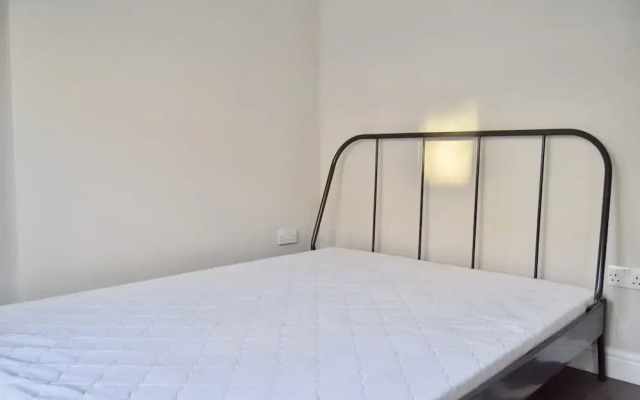 Spacious 1 Bedroom Flat With Garden