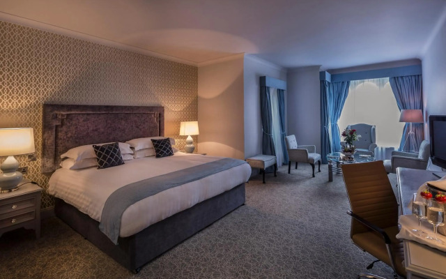 Treacys Oakwood Hotel