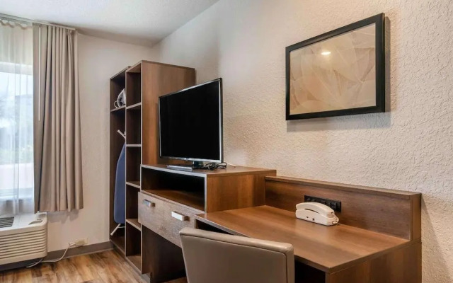 Extended Stay America Select Suites Tampa Brandon East