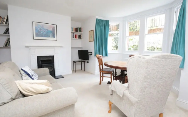 Lovely Central Oxford Apartment + Sun Trap Patio