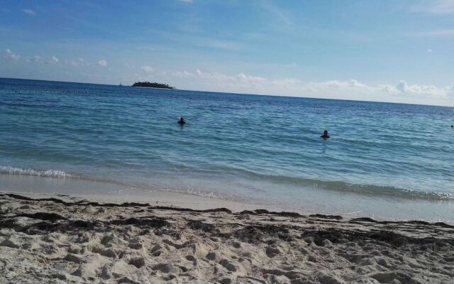 Golden Beach Apartments