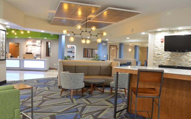 Holiday Inn Express Waterloo Cedar Falls by IHG