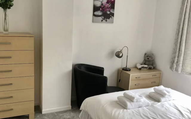 The Woodfarm Lodge - 3 Bedroom House