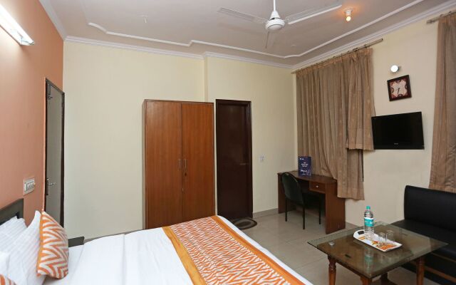 Oyo 542 Kalkaji Residency Bnb