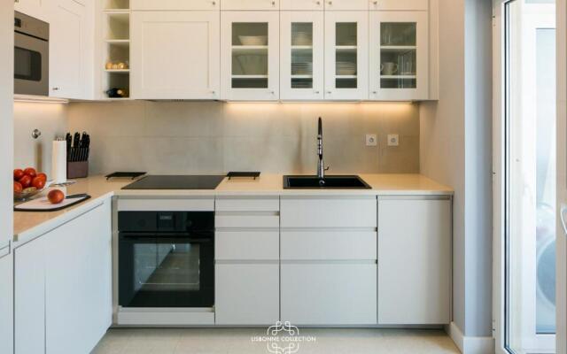 Elegance Lisbon View 68 by Lisbonne Collection