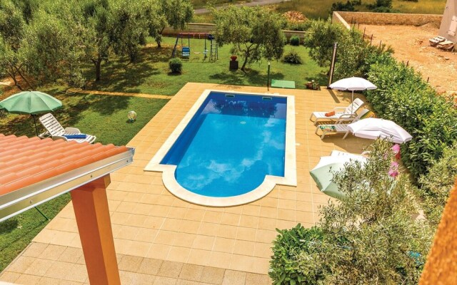 Awesome Home in Vodnjan With Wifi and 3 Bedrooms