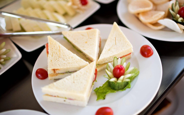 Golden Moon Suite Hotel