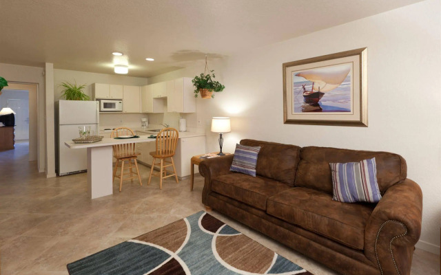 Legacy Harbour Hotel & Suites