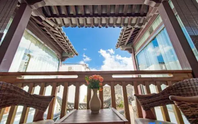 Grain Murmurs Inn (Jianshui Ancient City Branch)