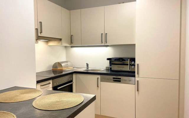 Near Lake Spacious & Furnished Beautiful Apartment