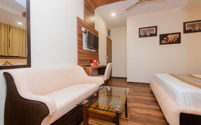 OYO 13614 Hotel Axis International