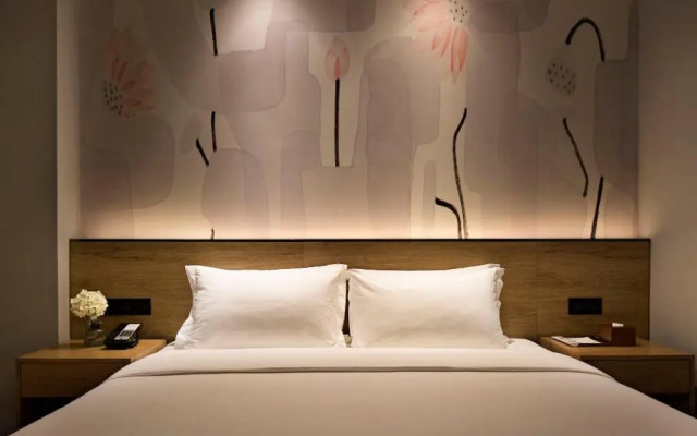 Paco Hotel (Guangzhouta Datang Metro Station)