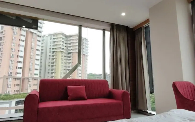 PubliQ Luxury Stays