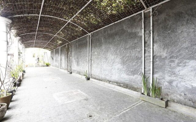 Cassa Mia Guest House by RedDoorz Plus