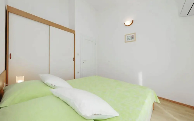 Modern Apartment With Private Pool in Maslenica