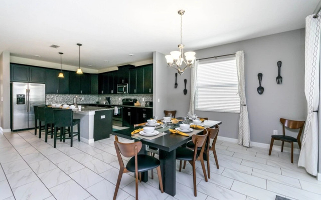 4707 Sleepy Hollow Drive