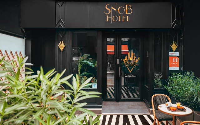 Snob Hotel