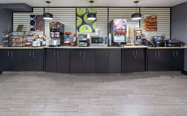 La Quinta Inn by Wyndham Buffalo Airport