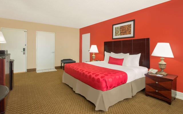 Ramada Plaza by Wyndham Fayetteville Fort Bragg Area
