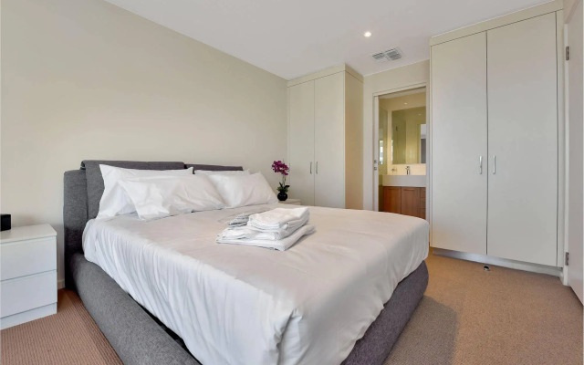 Vision On Morphett Adelaide Central