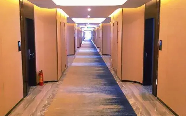 Four Seasons Oxygen Hotel Bomi