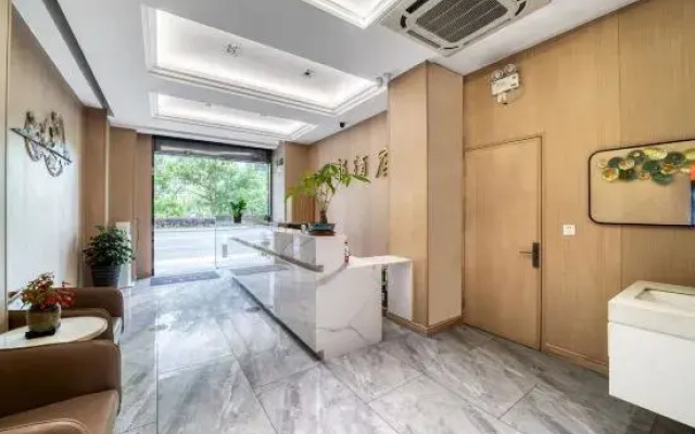 Lidu Business Hotel (Hangzhou Gongwang Street Subway Station)