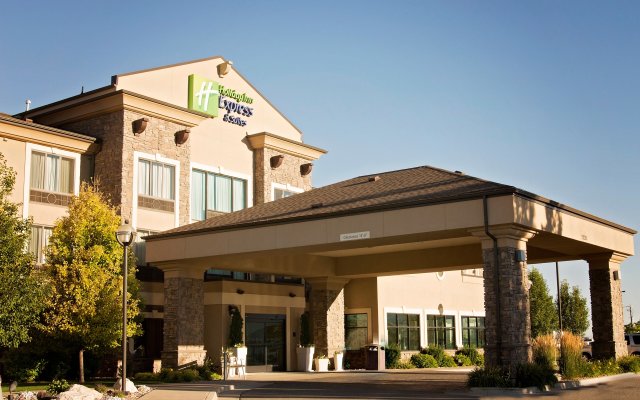 Holiday Inn Express & Suites Logan