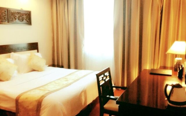 Royal Court Hotel