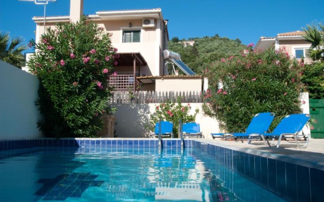 3 bedrooms villa with private pool enclosed garden and wifi at Zakynthos 1 km away from the beach