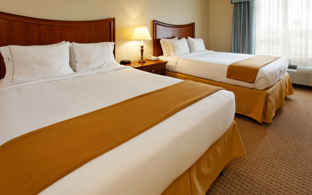 Holiday Inn Express & Suites Mansfield by IHG