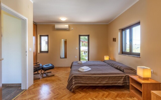 Nice Home in Soline With Wifi and 4 Bedrooms