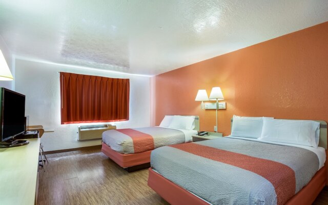 Motel 6 Houston North - Spring