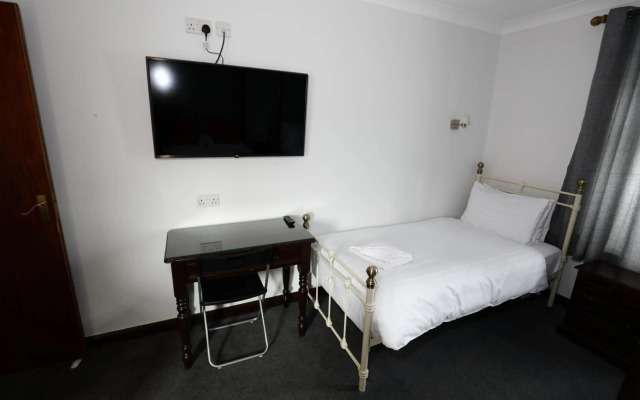 Aylesbray Lodge