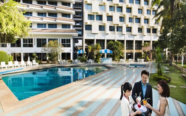 Charoen Hotel