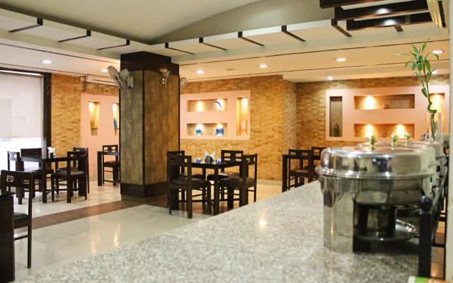 Oyo Capital O 664 Hotel Tourist