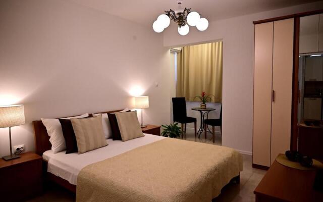 Studio apartment Snjezana