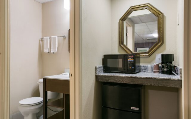 Eisenhower Hotel & Conference Center